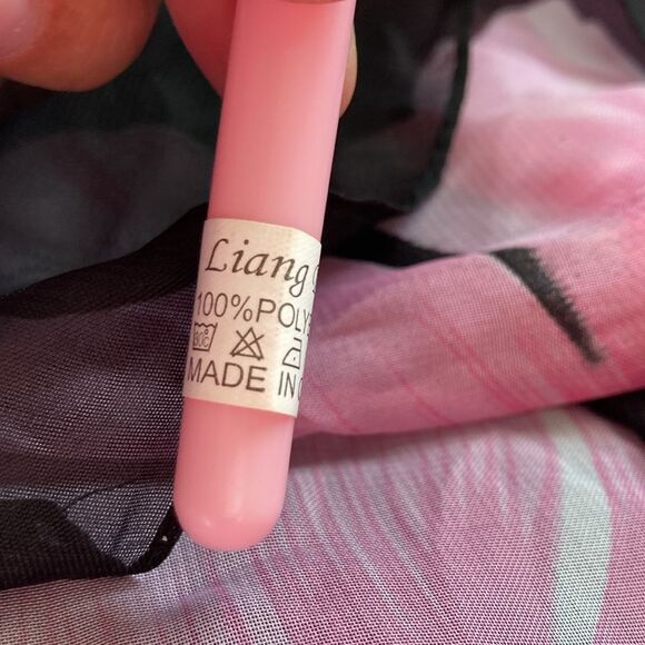 LIANG DIAN Black with Pink Flowers Lightweight Scarf Wrap 60 x 19 inches - Picture 11 of 12